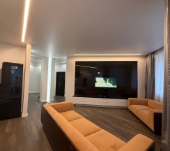 4-х комнатные апартаменты в центре города в Breezko hotel