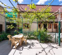 Трехместный номер стандарт с двухспальной и односпальной кроватями в Восход