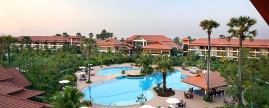 Двухместный люкс c 1 комнатой двуспальная кровать в Angkor Palace Resort & Spa