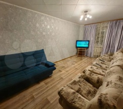 Квартира в Апартаменты на 10-й микрорайон, 3