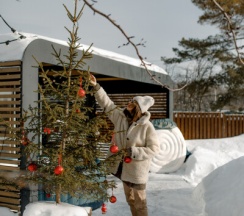 Дом у яблони с горячей джакузи в А-Шалаш