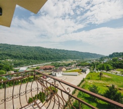 Апартаменты с кухней и видом на горы в 4 Горизонта