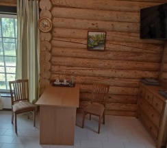 Двухместный полулюкс (общая ванная комната) (двуспальная кровать) в Хоромы в Добром
