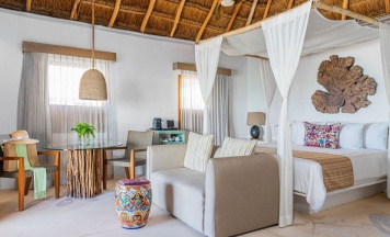 Двухместный номер oceanfront двуспальная кровать в Shangri-la Caribe Beach Village Resort
