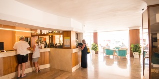 Плайя-де-Пальма: Отель Hotel Amic Miraflores