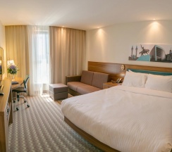 Номер стандарт семейный в Hampton by Hilton Ufa