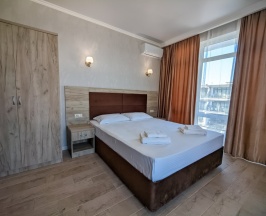 Двухместный люкс с балконом двуспальная кровать в Galini resort