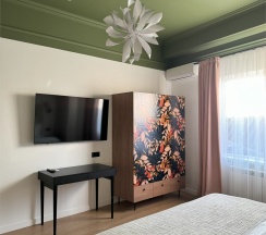 № 302 Семейный номер "Люкс" в разМалевиch