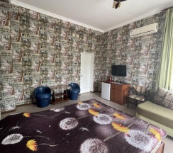 Трёхместный номер Deluxe с балконом и с красивым видом из окна в Stone house
