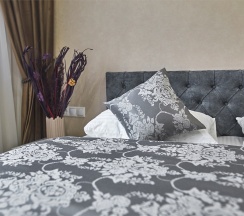 Двухместный стандарт с двуспальной кроватью (6) в July hotel