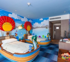 Люкс Family с 2 комнатами в Holiday Inn Resort Phuket by IHG