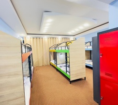 Кровать в общем номере (мужской номер) в The Top Hostel