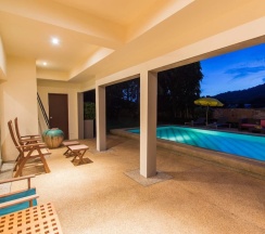 Вилла с 3 комнатами с балконом в Viola Pool Villa