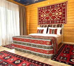 Двухкомнатный комфорт с общей террасой и видом на горы | 2 этаж в Hayat Haus