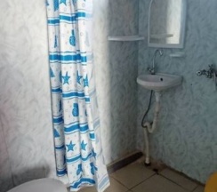 Четырёхместный Стандарт вид в сад (с балконом) в Диана