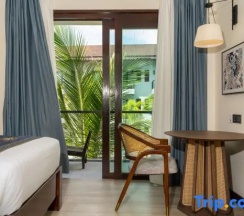 Двухместный номер Deluxe с видом на бассейн 2 отдельные кровати в Howard Johnson by Wyndham Phuket Naiyang