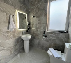 Уважаемые гости! Хотите отдохнуть семьей, компанией или поработать в тихой обстановке на свежем воздухе с видом на горы и лес? в Гостевой дом