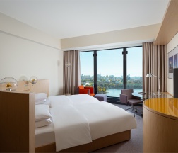 Клубный номер с 2 односпальными кроватями в Hyatt Regency Ekaterinburg