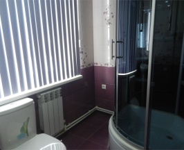 Двухместный номер с 2 односпальными кроватями и общей ванной комнатой в Артик