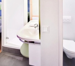 Двухместный номер Standard двуспальная кровать в B&B HOTEL Köln-Marsdorf