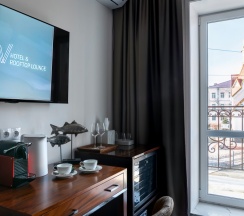 Deluxe с балконом и видом на город в V Hotel&Rooftop lounge