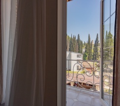 Двухместный номер Standard с балконом 2 отдельные кровати в Никополи