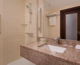 Номер люкс в Courtyard by Marriott Kazan Kremlin