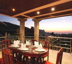 Pool Villa Thai Style с 4 спальнями в Вилла Kata Sea View