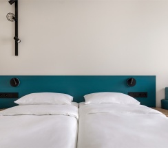 Семейный Супериор с 1 кроватью Queen-size или 2 односпальными кроватями 80х200см в Нега