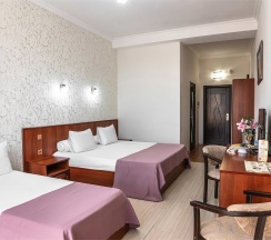 СТУДИЯ с панорамными окнами и видом на горы в Greek house viva hotels group