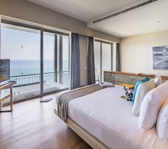 Двухместный люкс Grand с видом на море двуспальная кровать в Cape Sienna Gourmet Hotel & Villas