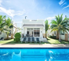 Двухместная вилла c 1 комнатой двуспальная кровать в Отель The Oriental Beach Pearl