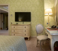 Двухместный номер Коллекшен Премиум (2 отдельные кровати) в Radisson Collection Москва