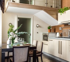 3-комнатные апартаменты студия Таврическая ул., 11 в MyHome YourHome (МайХоум ЙоХоум) на улице Таврическая
