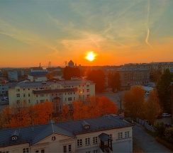Номер с двухспальной кроватью и диваном в Port inn