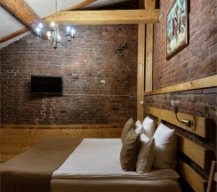 Улучшенный двухместный номер (без окна) в Маросейка 2/15