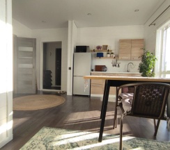 Апартаменты с 3 комнатами с балконом в Мятлик house