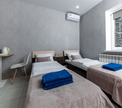 Двухместный Стандартный номер с двумя раздельными кроватями в гостевом доме SV на 2 этаже в Милка