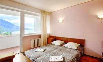 Трёхместный номер в 9-этажном корпусе Стандарт в Колхида