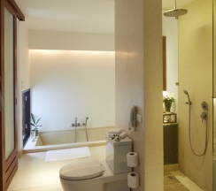 Номер Standard с балконом в Let's Sea Hua Hin Al Fresco Resort