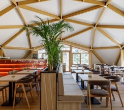 А-фрейм с террасой и купелью в Orsha River Club