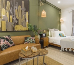 Номер Deluxe в YOLO Bangkok Boutique Hotel