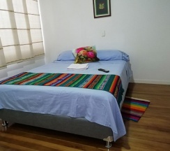 Коттедж в Bed & Breakfast Local Home