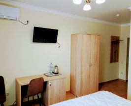 Двухместный номер Standard с балконом и с красивым видом из окна двуспальная кровать в Парацельс