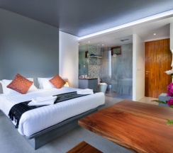 Двухместный номер Deluxe с балконом двуспальная кровать в Kamala Resotel