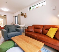 Коттедж с 4 комнатами в Cozy House A