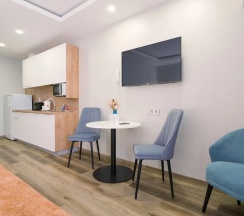 Двухместный номер Comfort с видом на город (двуспальная кровать) в Апарт-Отель Николая Никонова 18