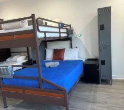 Кровать в общем номере в Stay 424 Hostel