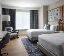 Четырёхместный клубный номер Standard 2 отдельные кровати в Austin Marriott South