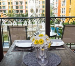 Семейный люкс с балконом в The Symphony Suites Pattaya